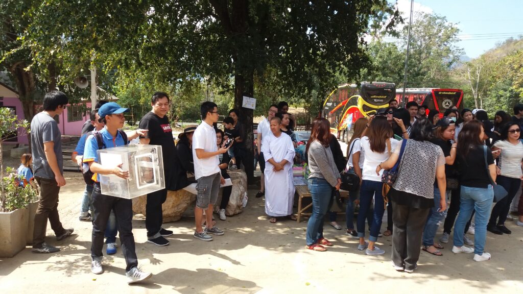แบ่งฝันปันสุขให้น้อง ๆ มูลนิธิ, Tour 5G - บริษัท โซดา เมนเนจเมนท์ จำกัด,