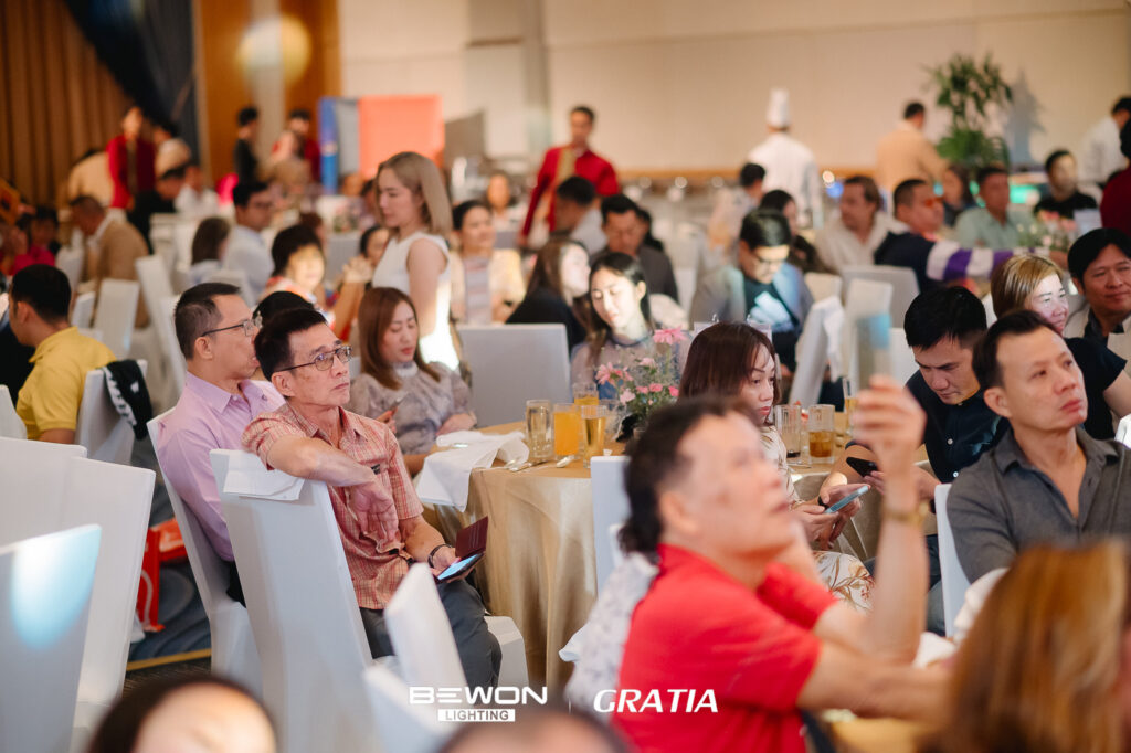 งานเลี้ยงลูกค้ารายใหญ่, Tour 5G - บริษัท โซดา เมนเนจเมนท์ จำกัด,