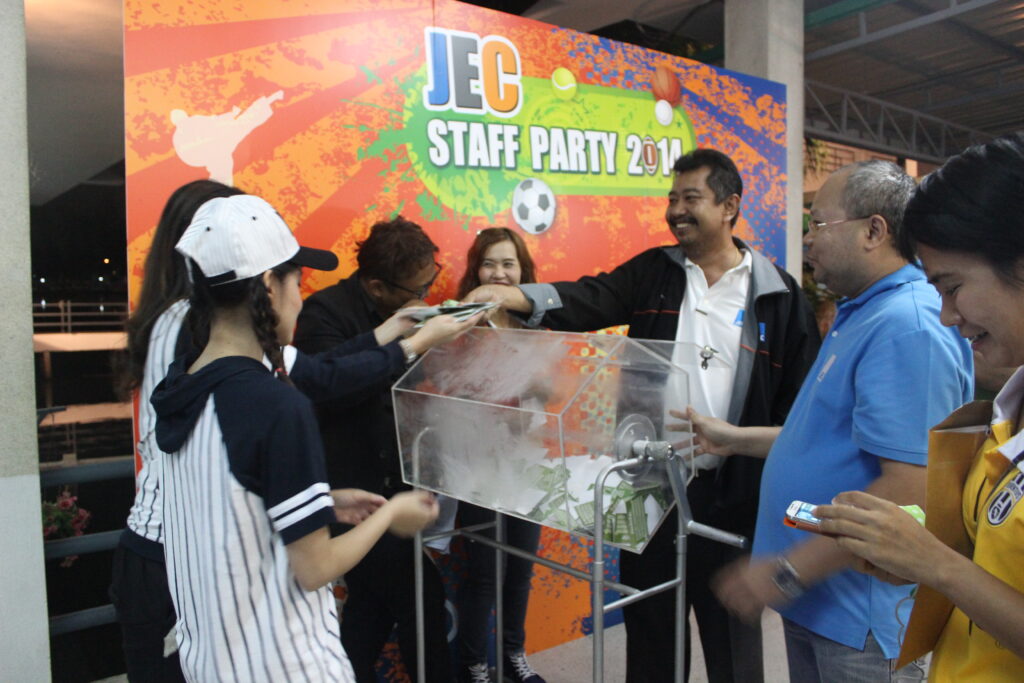 Staff Party JEC, Tour 5G - บริษัท โซดา เมนเนจเมนท์ จำกัด,