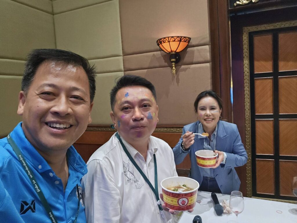 บลูยีนส์ Night Party, Tour 5G - บริษัท โซดา เมนเนจเมนท์ จำกัด,