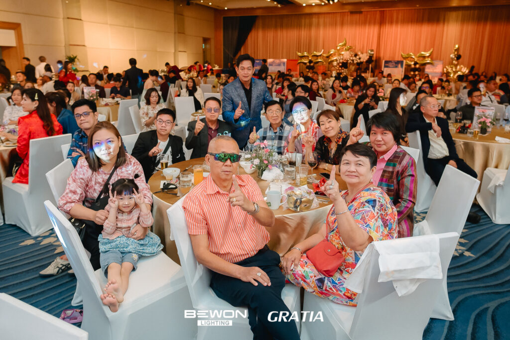 งานเลี้ยงลูกค้ารายใหญ่, Tour 5G - บริษัท โซดา เมนเนจเมนท์ จำกัด,