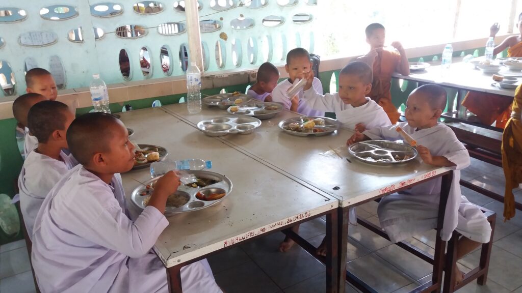 แบ่งฝันปันสุขให้น้อง ๆ มูลนิธิ, Tour 5G - บริษัท โซดา เมนเนจเมนท์ จำกัด,
