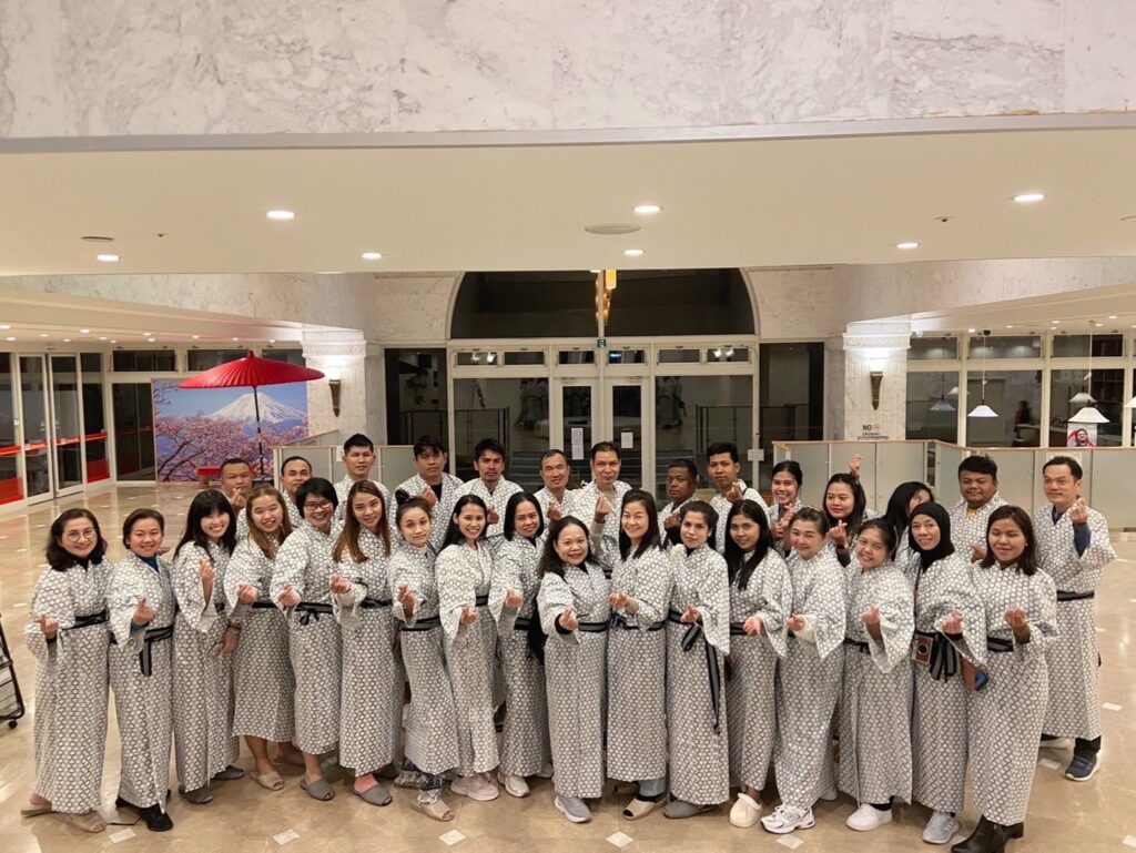 โตเกียว ฟูจิ บริษัท โกลเด้นท์ ซีฟุ้ดส์ จำกัด, Tour 5G - บริษัท โซดา เมนเนจเมนท์ จำกัด,