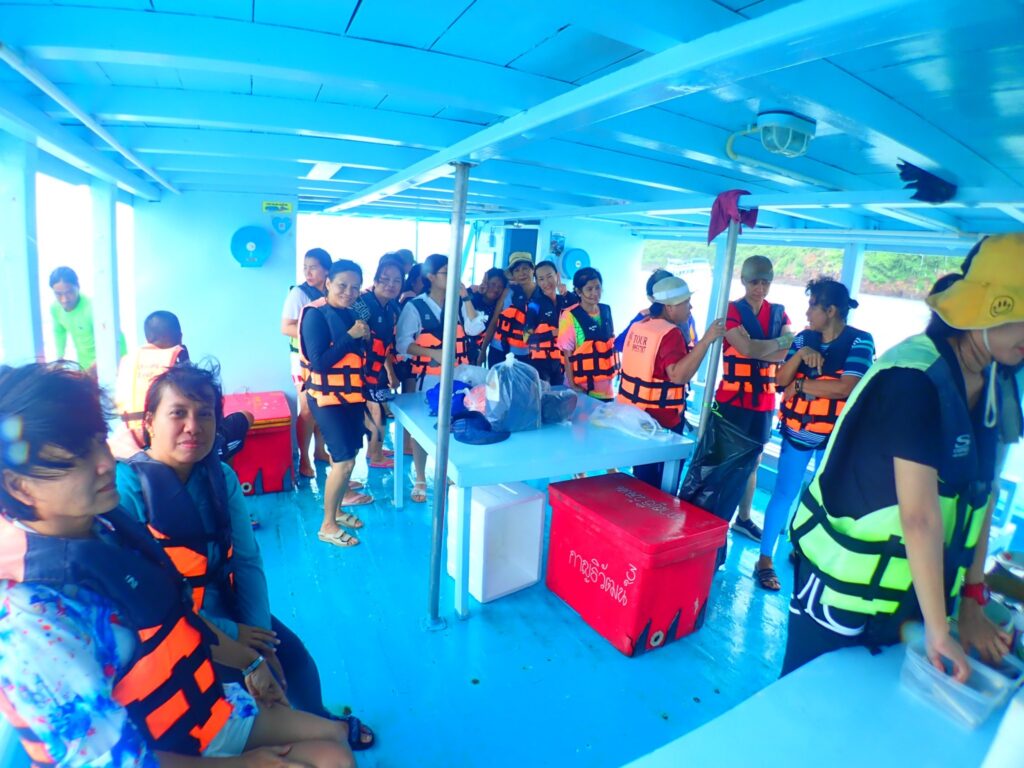 ดำน้ำเกาะทะลุ เกาะสิงห์ จ.ประจวบฯ สหกรณ์ออมทรัพย์ทหารผ่านศึก, Tour 5G - บริษัท โซดา เมนเนจเมนท์ จำกัด,