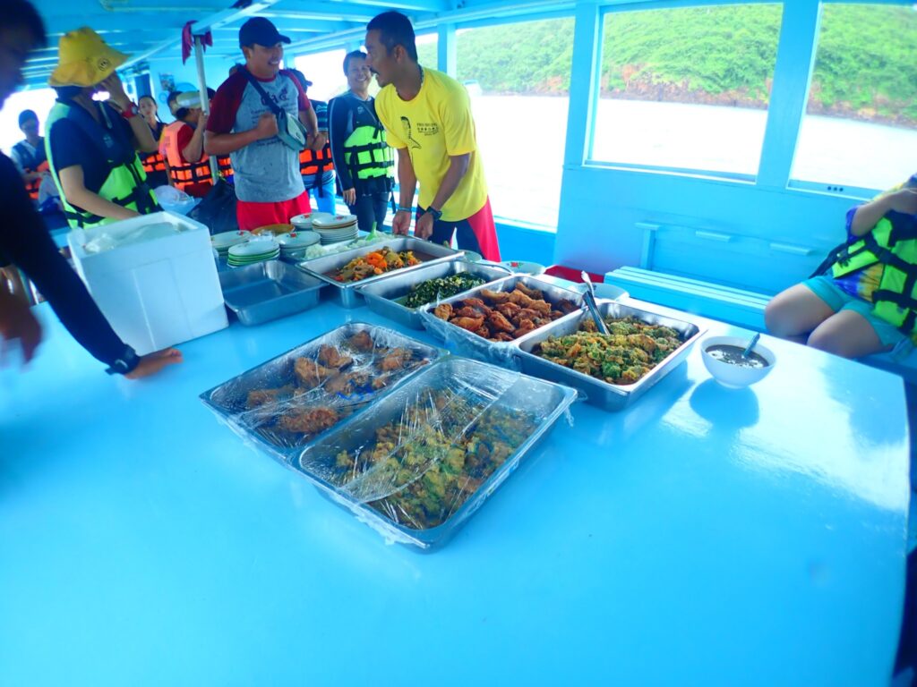 ดำน้ำเกาะทะลุ เกาะสิงห์ จ.ประจวบฯ สหกรณ์ออมทรัพย์ทหารผ่านศึก, Tour 5G - บริษัท โซดา เมนเนจเมนท์ จำกัด,
