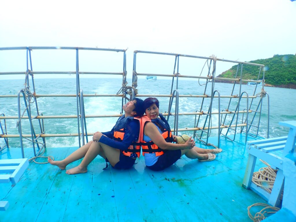 ดำน้ำเกาะทะลุ เกาะสิงห์ จ.ประจวบฯ สหกรณ์ออมทรัพย์ทหารผ่านศึก, Tour 5G - บริษัท โซดา เมนเนจเมนท์ จำกัด,