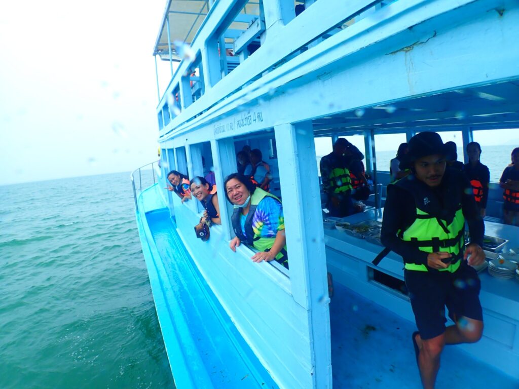 ดำน้ำเกาะทะลุ เกาะสิงห์ จ.ประจวบฯ สหกรณ์ออมทรัพย์ทหารผ่านศึก, Tour 5G - บริษัท โซดา เมนเนจเมนท์ จำกัด,