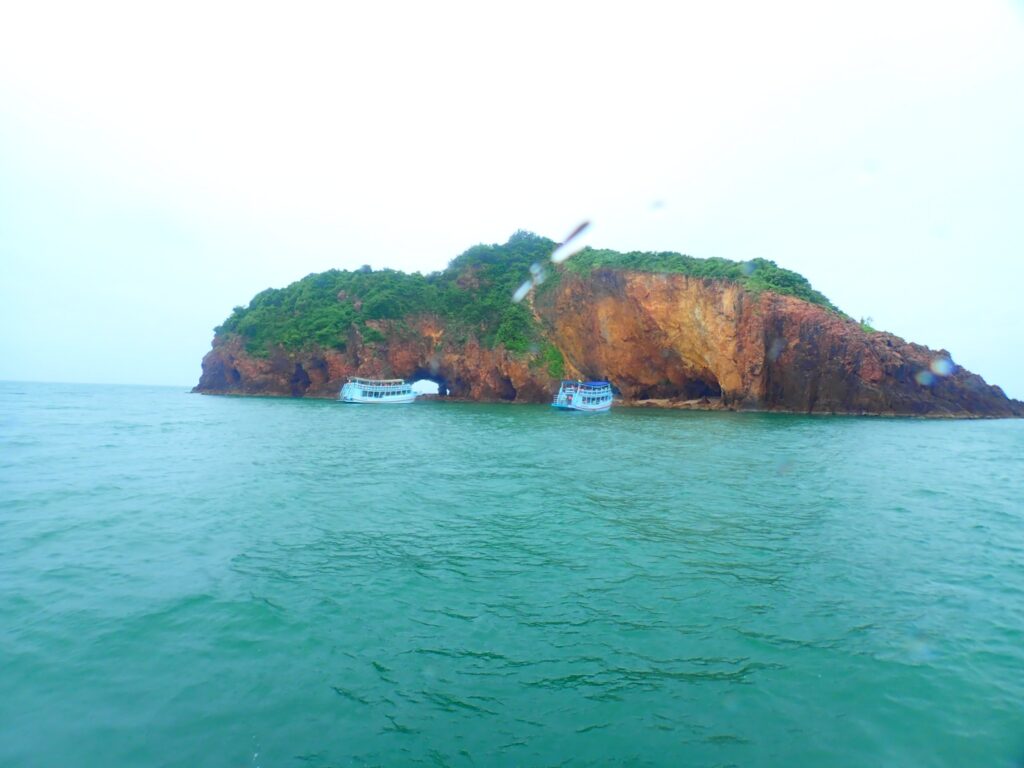 ดำน้ำเกาะทะลุ เกาะสิงห์ จ.ประจวบฯ สหกรณ์ออมทรัพย์ทหารผ่านศึก, Tour 5G - บริษัท โซดา เมนเนจเมนท์ จำกัด,